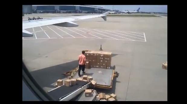 Varor, Flygplan, VideoExtra, Flygplats